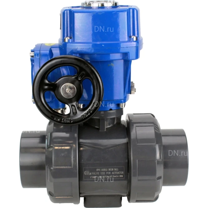 Кран шаровой BV4242E-FP-GRM-ISO Дн32 Ру10 полнопроходной, корпус - НПВХ, шар - НПВХ, уплотнение - EPDM, с электроприводом QT-N-005M-O2-380VAC-У1 с моментной муфтой и штурвалом в Алматы